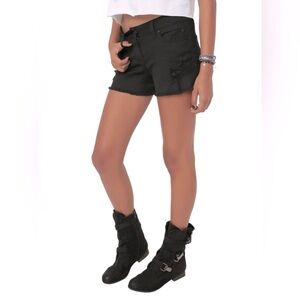 HOT TOPIC Lovesick The Short Black Distressed Jean Shorts —9QN9PQ